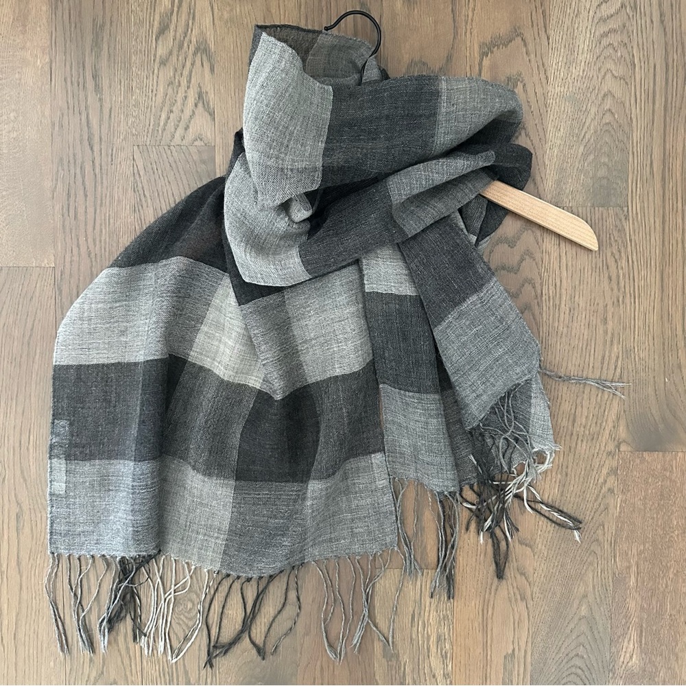 Vintage Checked Woven Plaid Scarf with Fringed Ends in Heather Grey 19.5"w 75"l